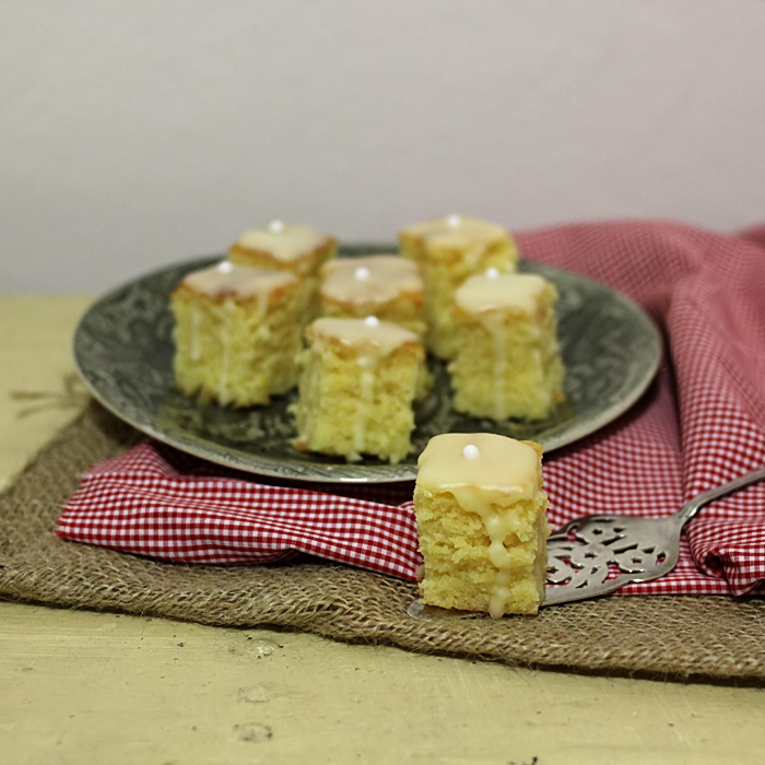 Game of Thrones Inspired Dessert: Bite Sized Lemon Pound Cakes